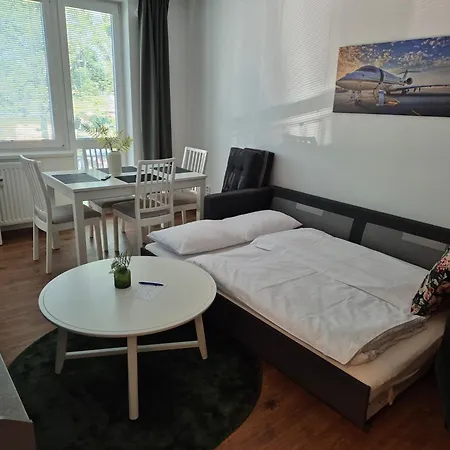 U Zamku - Self Check In - Airport Osr Mosnov Apartment